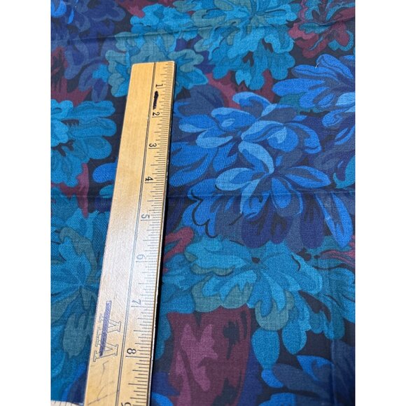 Floral Fabric 14"x33" Vibrant Blue & Red Design for Sewing & Crafts - Picture 2 of 4